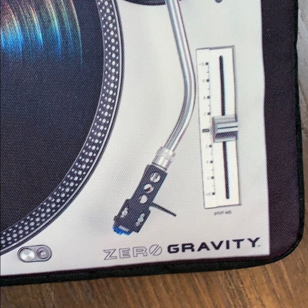 Zero Gravity Turntable Laptop Case - image 2